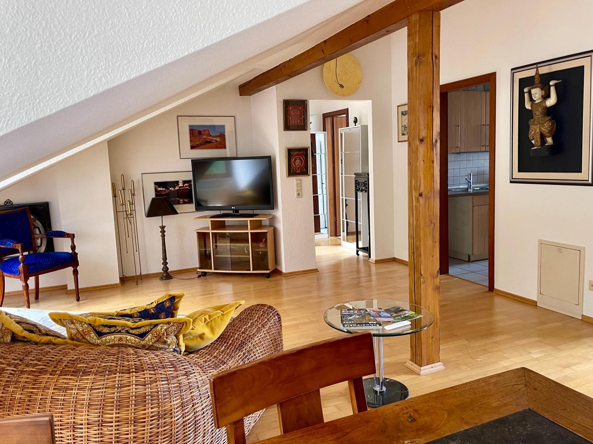 Wunderschoenes Grosses 3 Zimmer Apartament Zentrum Goldstadt Familienfreundlich Mit Garage بفورتسهايم المظهر الخارجي الصورة
